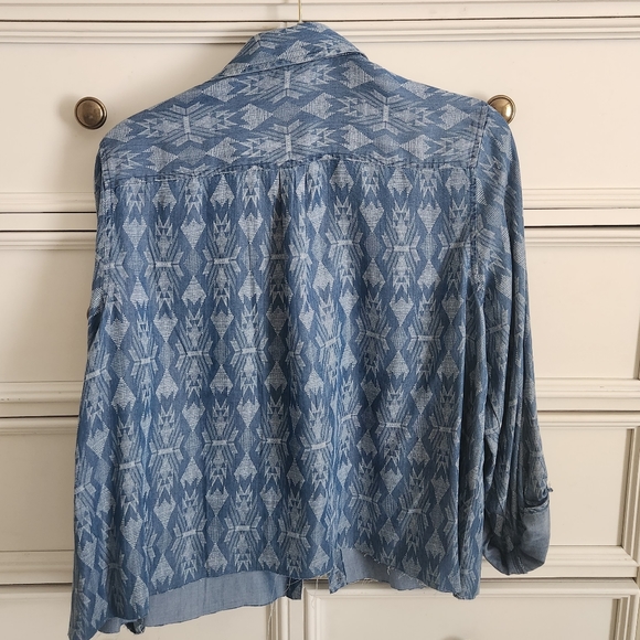 Zac & Rachel Southwestern Debim Style Button Down - Hand Cropped - Picture 5 of 5